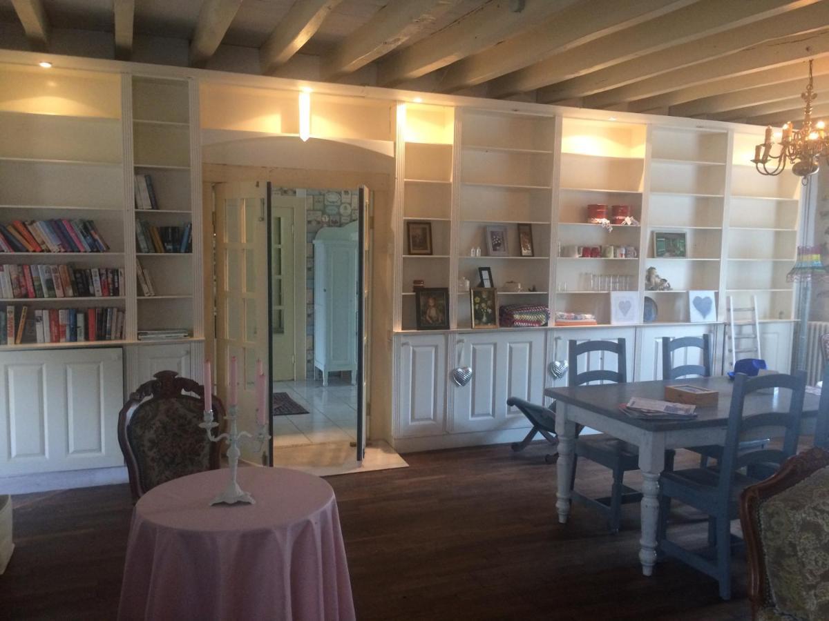 Chambres D'Hotes La Chaumiere Coulonges  Екстер'єр фото