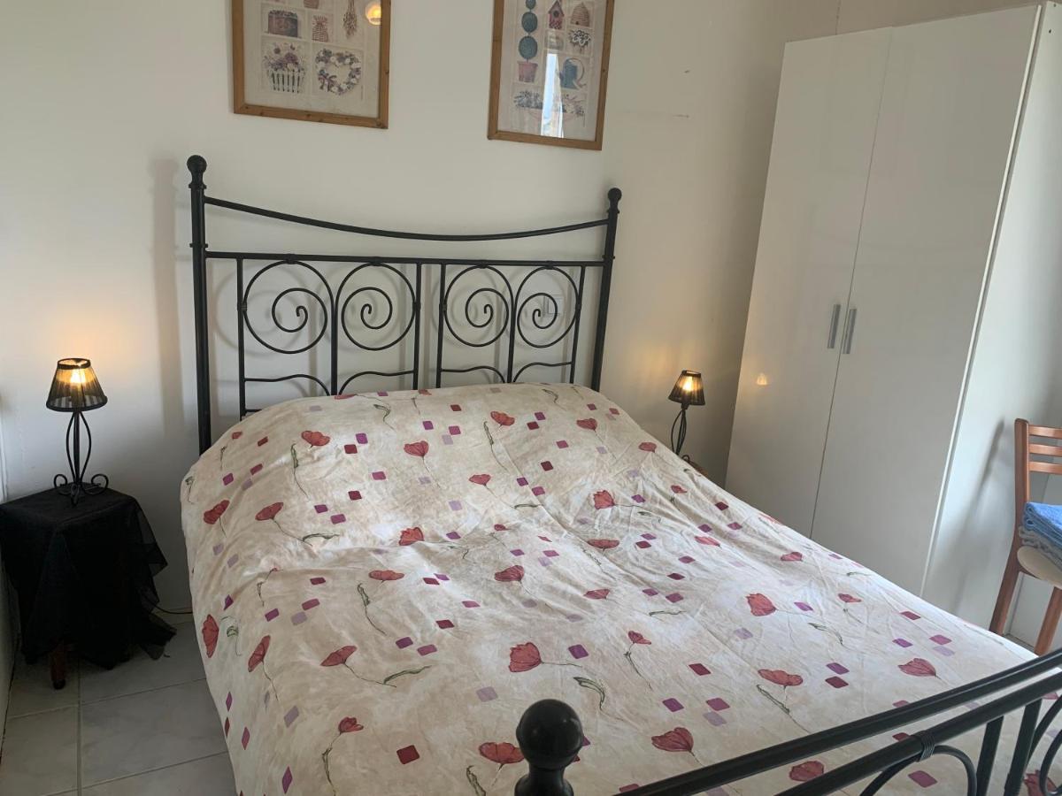 Chambres D'Hotes La Chaumiere Coulonges  Екстер'єр фото